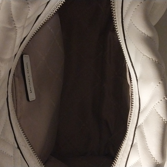 Michael Kors Kathy Quilted Bag - Picture 10 of 12